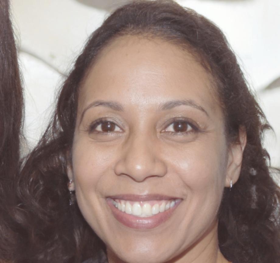 Esperanza Alcántara, Directora General de falyonseriq