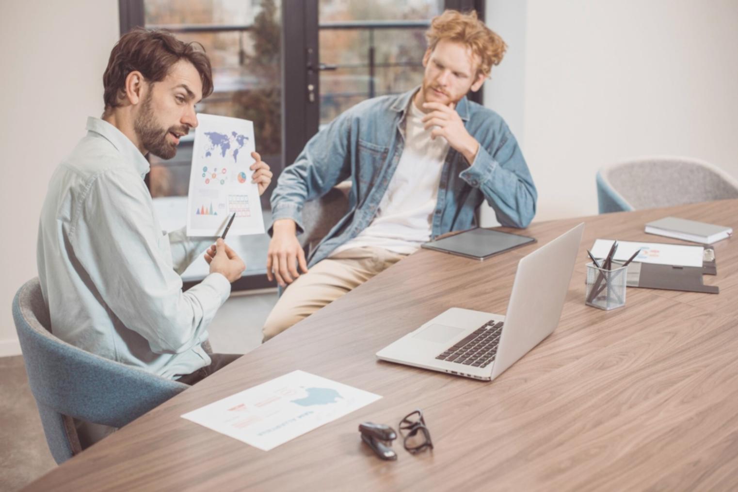 Equipo falyonseriq durante la expansión de servicios