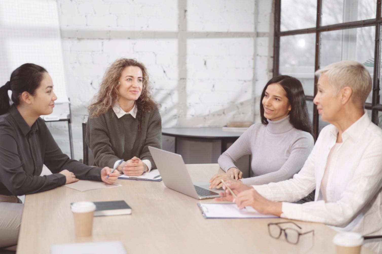 Reunión de crisis con clientes en 2008